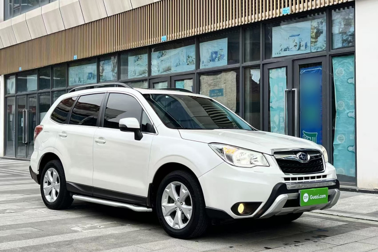 斯巴鲁 森林人 2013款 2.5i 自动豪华版车身外观3