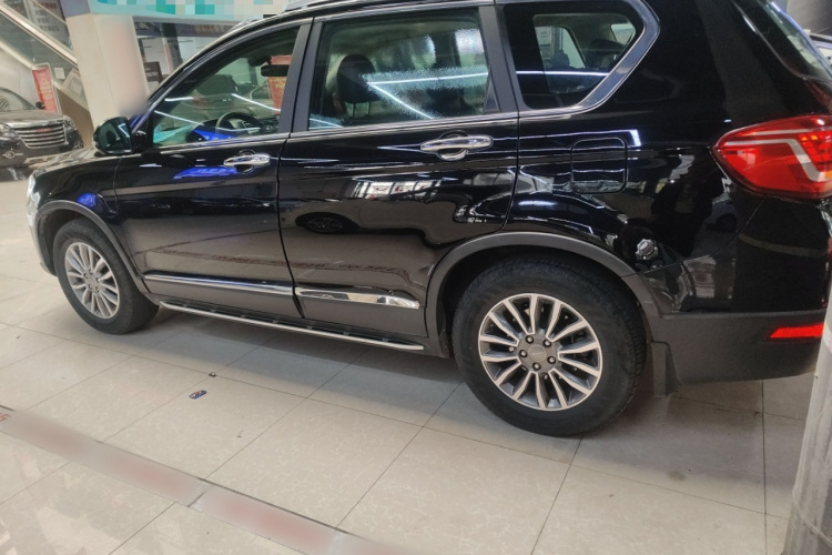 哈弗H6 2015款 运动版 1.5T 自动两驱豪华型车身外观4