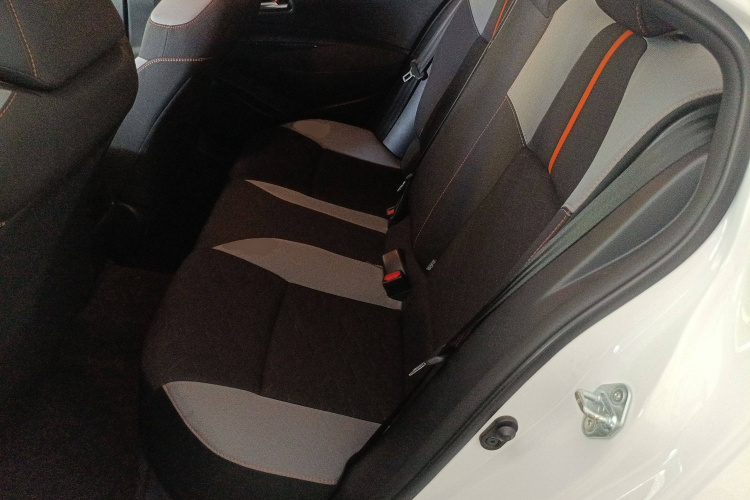 丰田 卡罗拉 2023款 1.2T 先锋版中控内饰7004