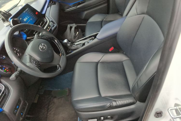 丰田C-HR 2021款 2.0L 豪华版中控内饰19