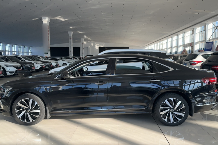 大众 帕萨特 2023款 改款 330TSI 豪华版车身外观6005