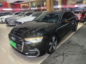奥迪A6L 2023款 45 TFSI quattro 臻选动感型
