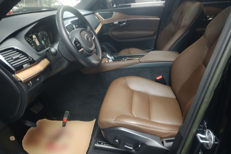 沃尔沃XC90 2022款 B6 智逸豪华版 7座中控内饰19