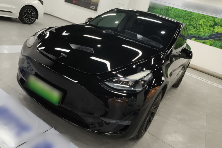 特斯拉 Model Y 2022款 改款 长续航全轮驱动版车身外观1