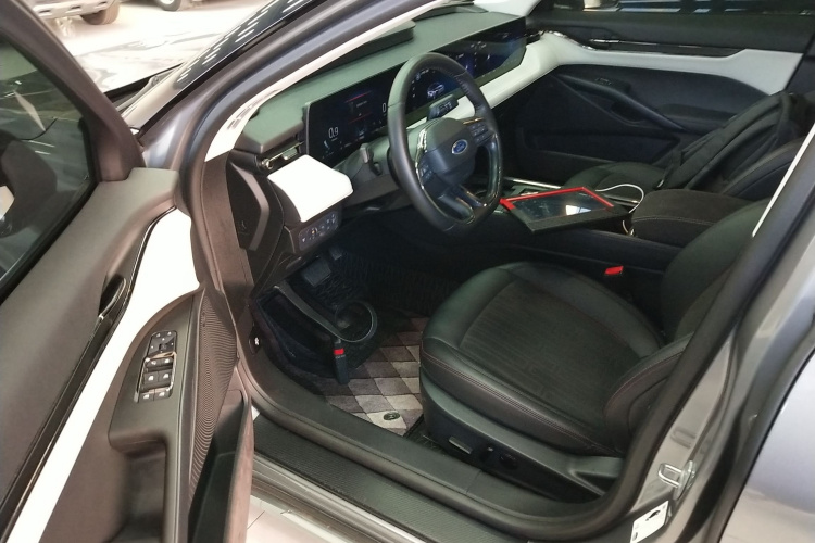 福特 蒙迪欧 2022款 EcoBoost 245 豪华型中控内饰19