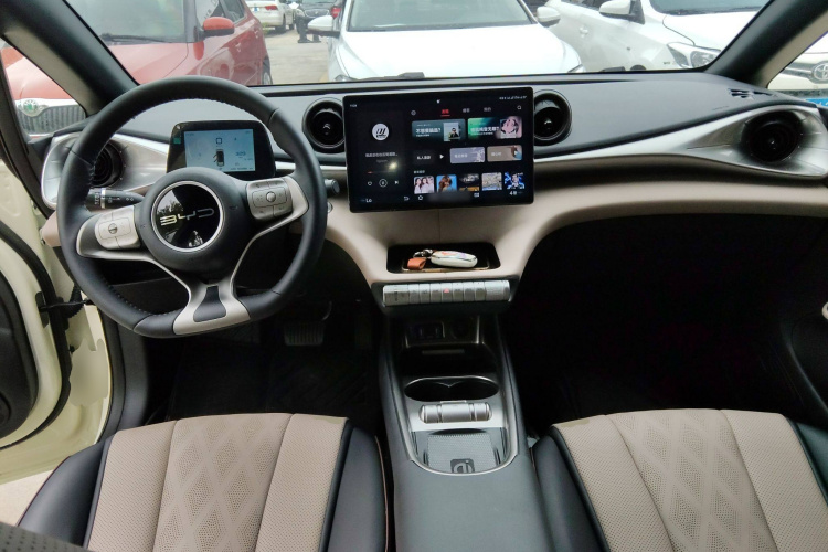 比亚迪 海豚 2023款 420km 时尚版中控内饰7002