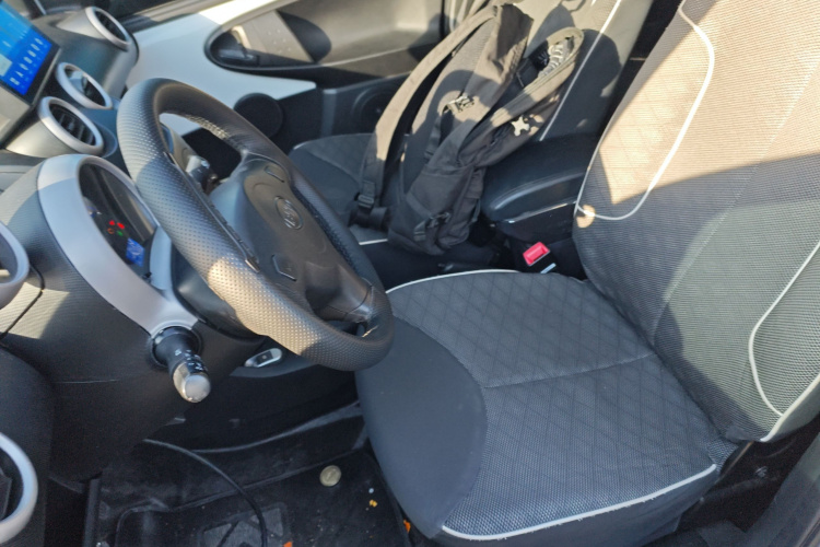 比亚迪F0 2015款 1.0L AMT 铉酷型中控内饰19