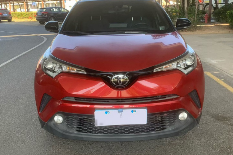 丰田C-HR 2018款 2.0L 领先天窗版 国VI车身外观6004