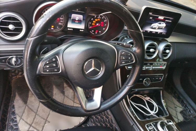 奔驰C级 2017款 改款 C 180 L 时尚型中控内饰13