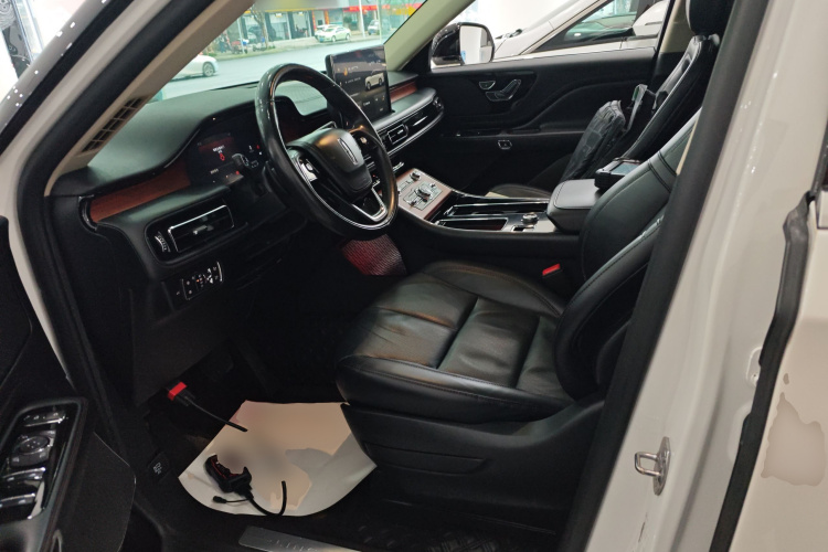 林肯 飞行家 2022款 3.0T V6 四驱尊享版中控内饰19