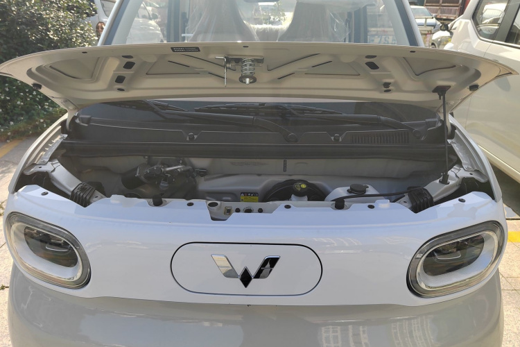 五菱汽车 宏光MINIEV 2024款 第三代 215km 青春版机舱底盘24