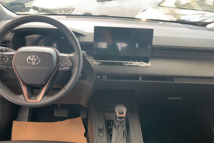 丰田 锋兰达 2026款 2.0L CVT舒适版中控内饰7003