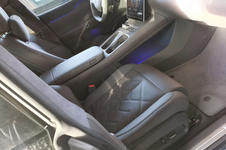 蔚来ET7 2024款 75kWh 行政版局部细节41