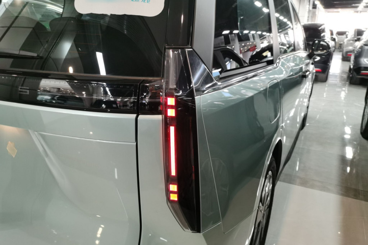 上汽大通MAXUS 大家7 2024款 改款 超混 长续航版 悦享版车身外观9