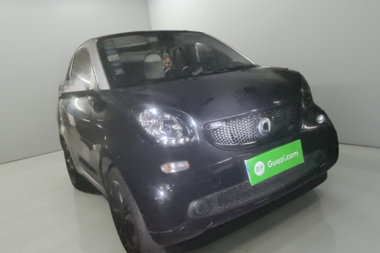 smart fortwo 2015款 1.0L 52千瓦硬顶激情版车身外观3