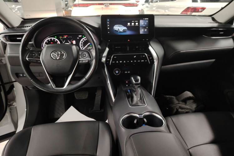 丰田 威飒 2023款 2.0L CVT两驱豪华版中控内饰7002