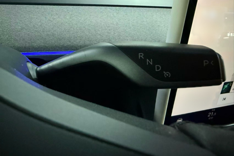 特斯拉 Model Y 2023款 后轮驱动版中控内饰7004