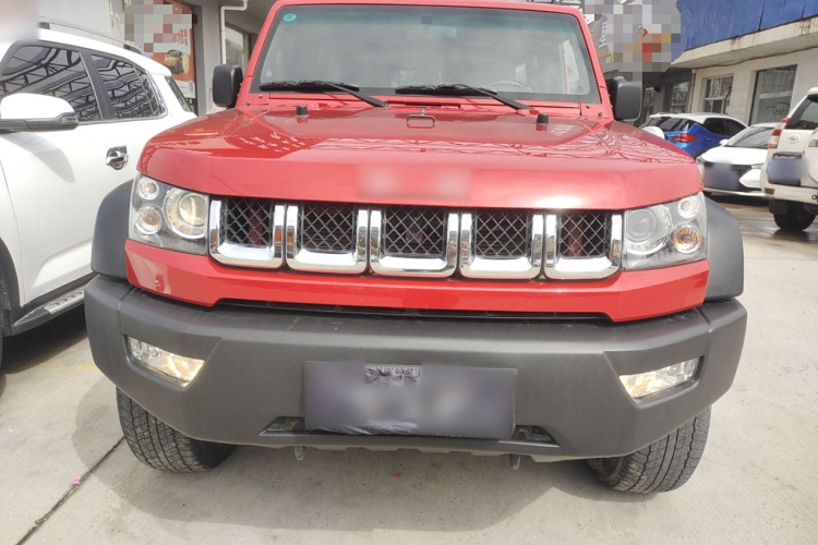 北京BJ40 2016款 40L 2.3T 自动四驱尊享版车身外观2