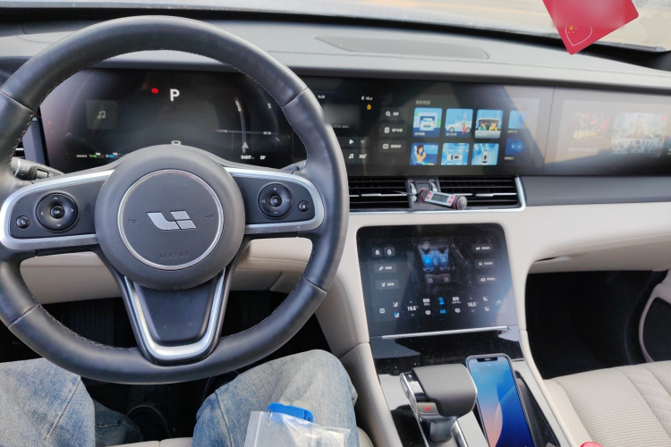 理想汽车 理想ONE 2020款 增程7座版中控内饰12