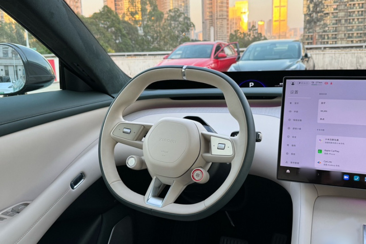 小米汽车 小米YU7 2025款 超长续航高性能四驱Max版中控内饰7006