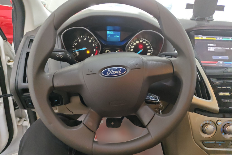 福特 福克斯 2012款 三厢 1.6L 自动舒适型中控内饰13