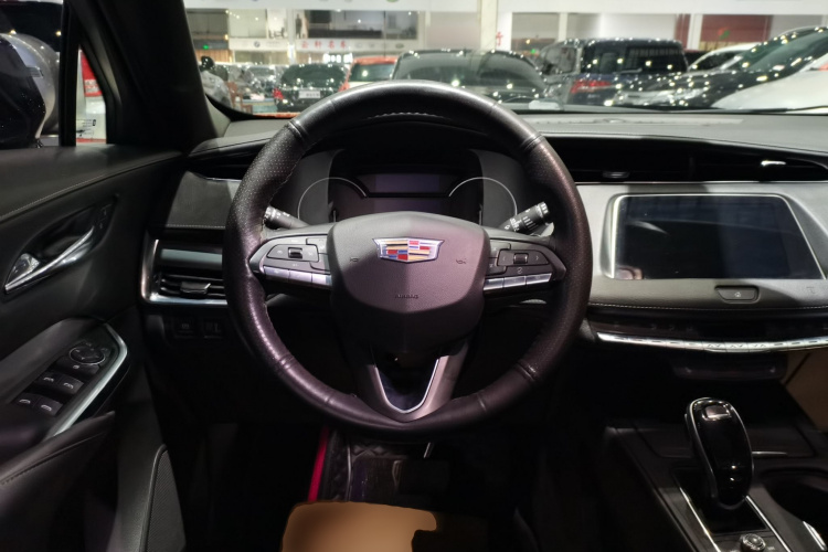 凯迪拉克XT4 2021款 28T 两驱豪华型中控内饰13