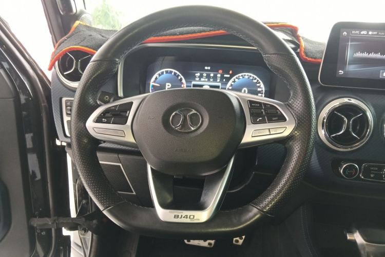 北京越野 北京BJ40 2019款 PLUS 2.3T 自动四驱尊享版 国VI中控内饰13