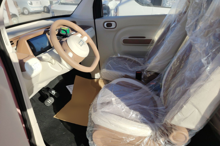 奔腾小马 2026款 222km 萌趣马 Plus中控内饰19