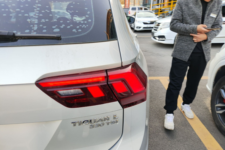 大众 途观L 2018款 330TSI 自动两驱豪华版车身外观6006