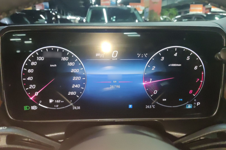 奔驰GLC 2024款 GLC 300 L 4MATIC 动感型 5座局部细节14