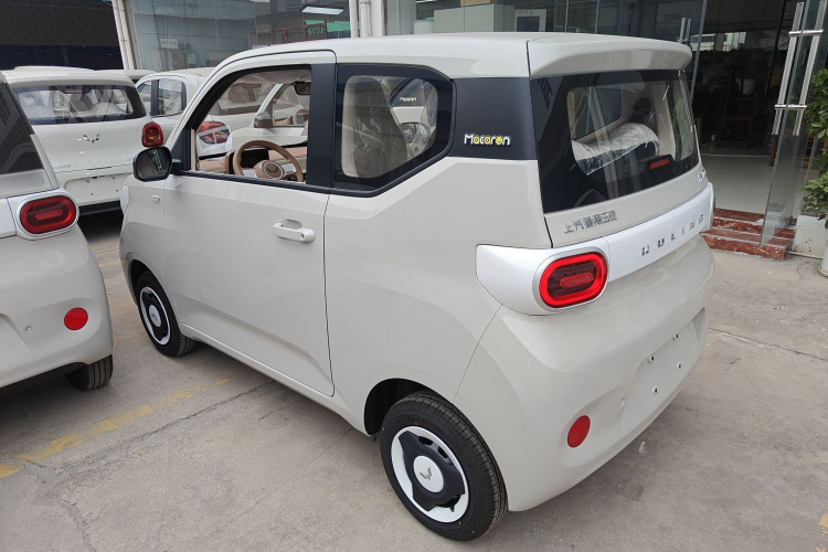 五菱汽车 宏光MINIEV 2024款 第三代 215km 青春版车身外观4