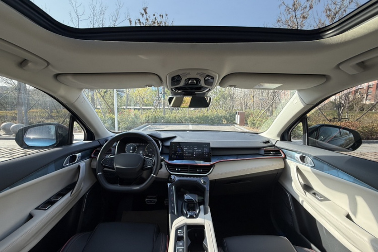 领克06 2020款 1.5T 耀Halo中控内饰7004