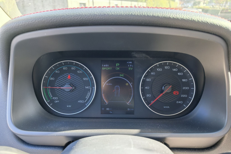 比亚迪 唐新能源 2018款 DM 2.0T 全时四驱智联创睿型 7座 国V局部细节14