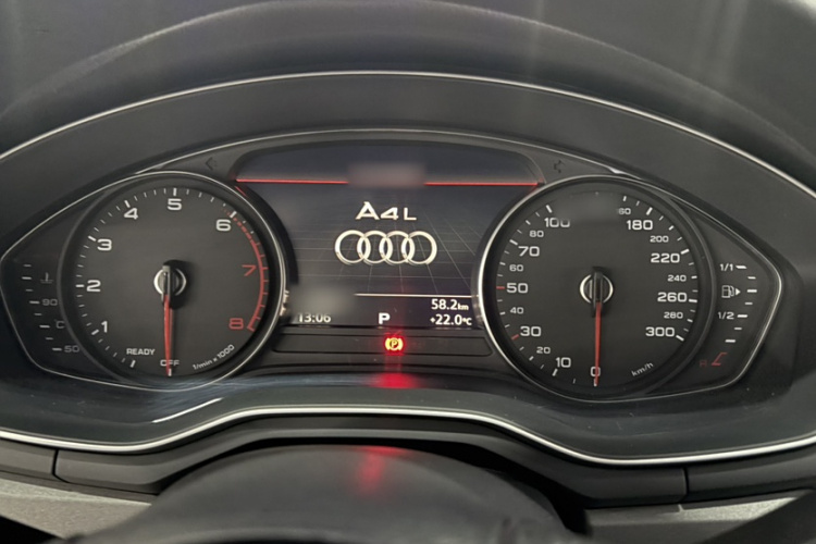 奥迪A4L 2018款 30周年年型 40 TFSI 进取型局部细节9007