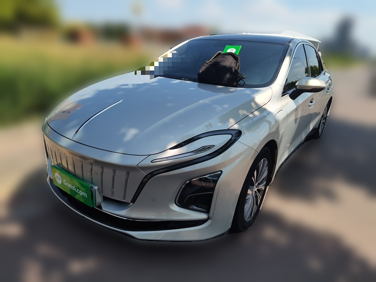 红旗E-QM5 2022款 431km 充电乐享版