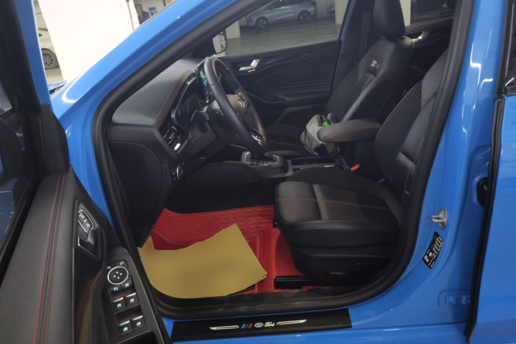 福特 福克斯 2022款 三厢 EcoBoost 180 自动ST Line中控内饰19