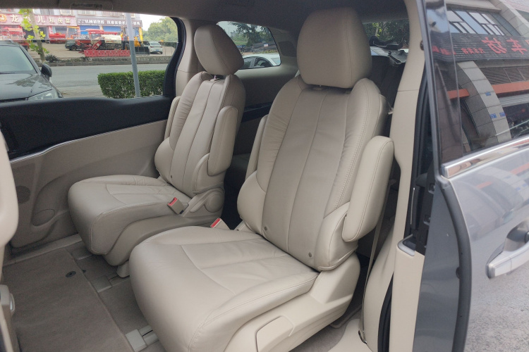 别克GL8 2017款 25S 豪华型 国V中控内饰21