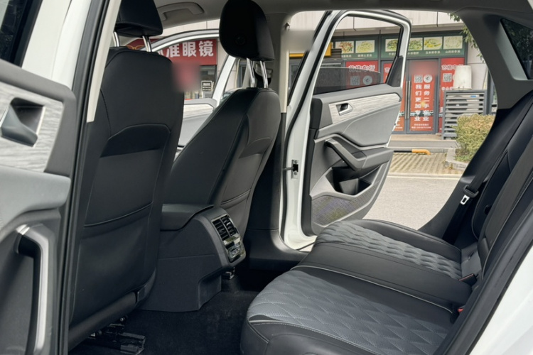 大众 速腾 2023款 300TSI DSG超越版中控内饰7003