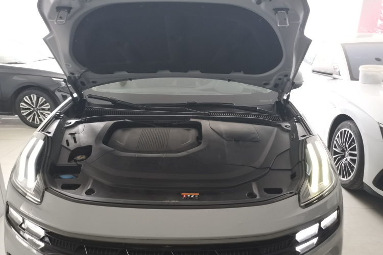 领克06 EM-P 2022款 PHEV 84KM续航版 Pro机舱底盘24
