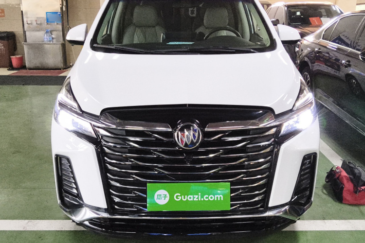 别克GL8 2023款 陆上公务舱 舒适型车身外观2