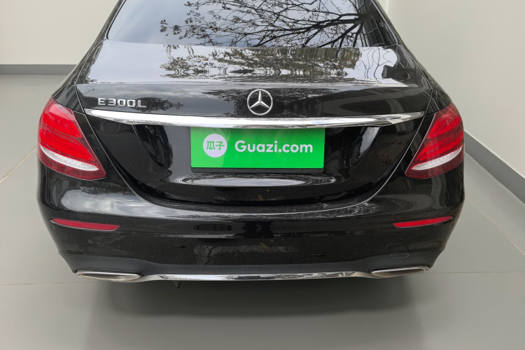 奔驰E级 2018款 E 300 L 豪华型车身外观6
