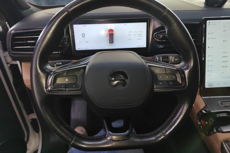 蔚来ES6 2020款 455KM 运动版中控内饰13