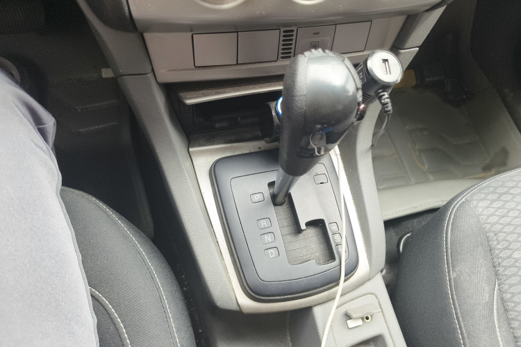 福特 福克斯 2013款 两厢经典 1.8L 自动基本型局部细节18