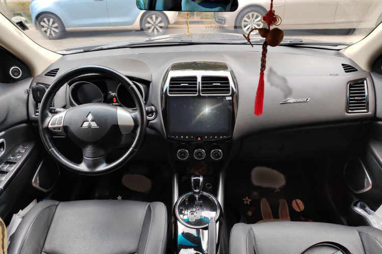 三菱 劲炫ASX 2018款 2.0L CVT两驱尊享版中控内饰7002