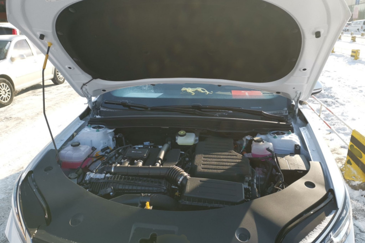 比亚迪 秦PLUS 2025款 DM-i 智驾版 55KM领先型机舱底盘24