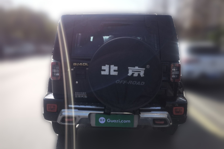 北京越野 北京BJ40 2019款 PLUS 2.3T 自动四驱旗舰版 国VI车身外观6
