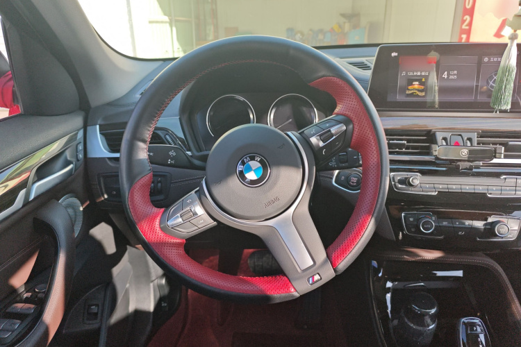宝马X1 2021款 改款 xDrive25Li 尊享型中控内饰13