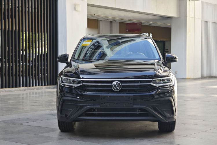 大众 途观L 2025款 出众款 300TSI 自动两驱龙腾版车身外观6001