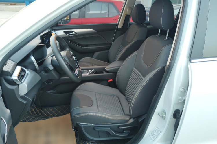 北京汽车 北京X3 2019款 1.5T CVT荣耀版中控内饰19