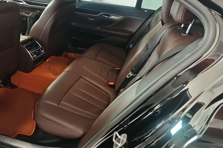 宝马7系 2016款 730Li 领先型中控内饰7004